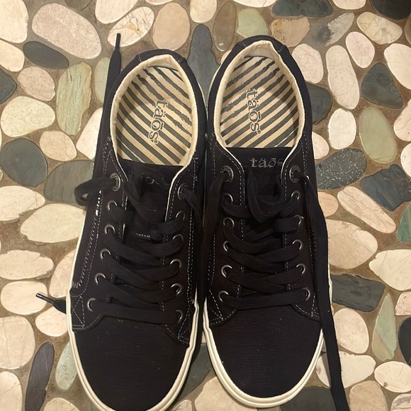 Taos black sneaker. EUC. Canvas. Plim sole. - Picture 2 of 5